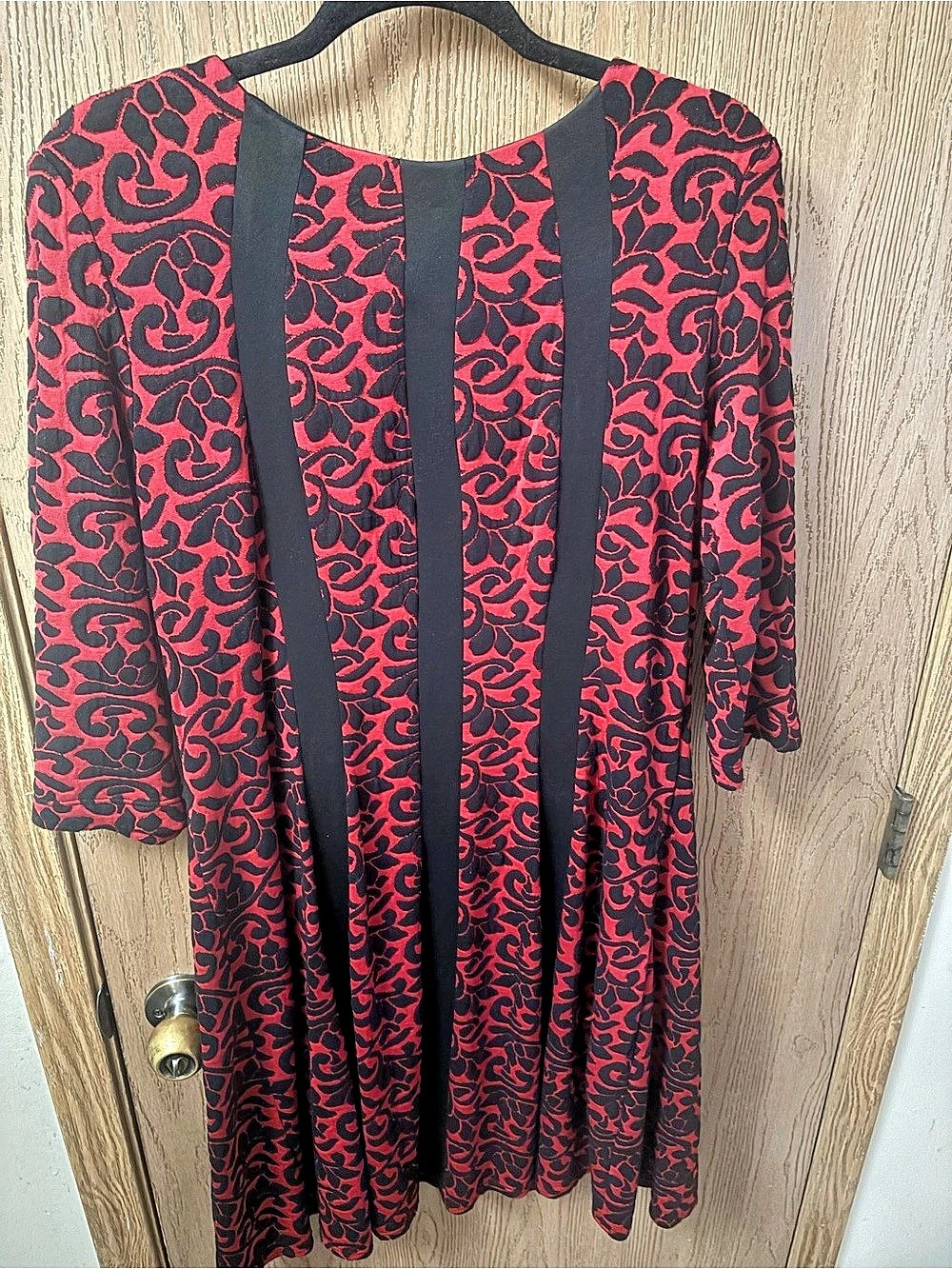 Red & Black Abstract Midi Dress Like New